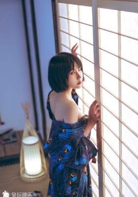 公在客厅里吃我的奶涨奶电影