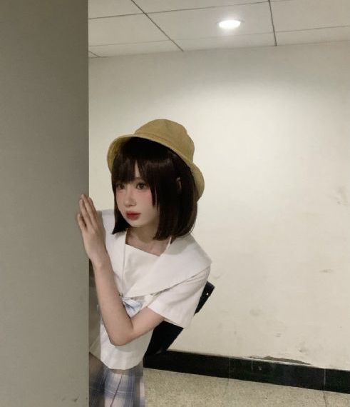 《安达与岛村》