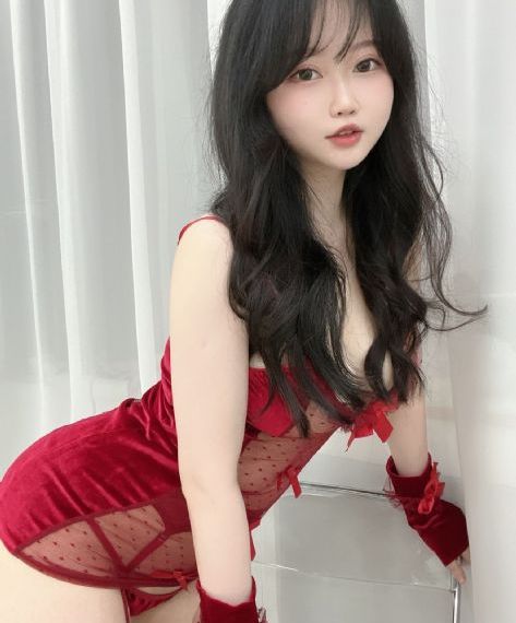她扒下内裤让我爽了一夜动漫